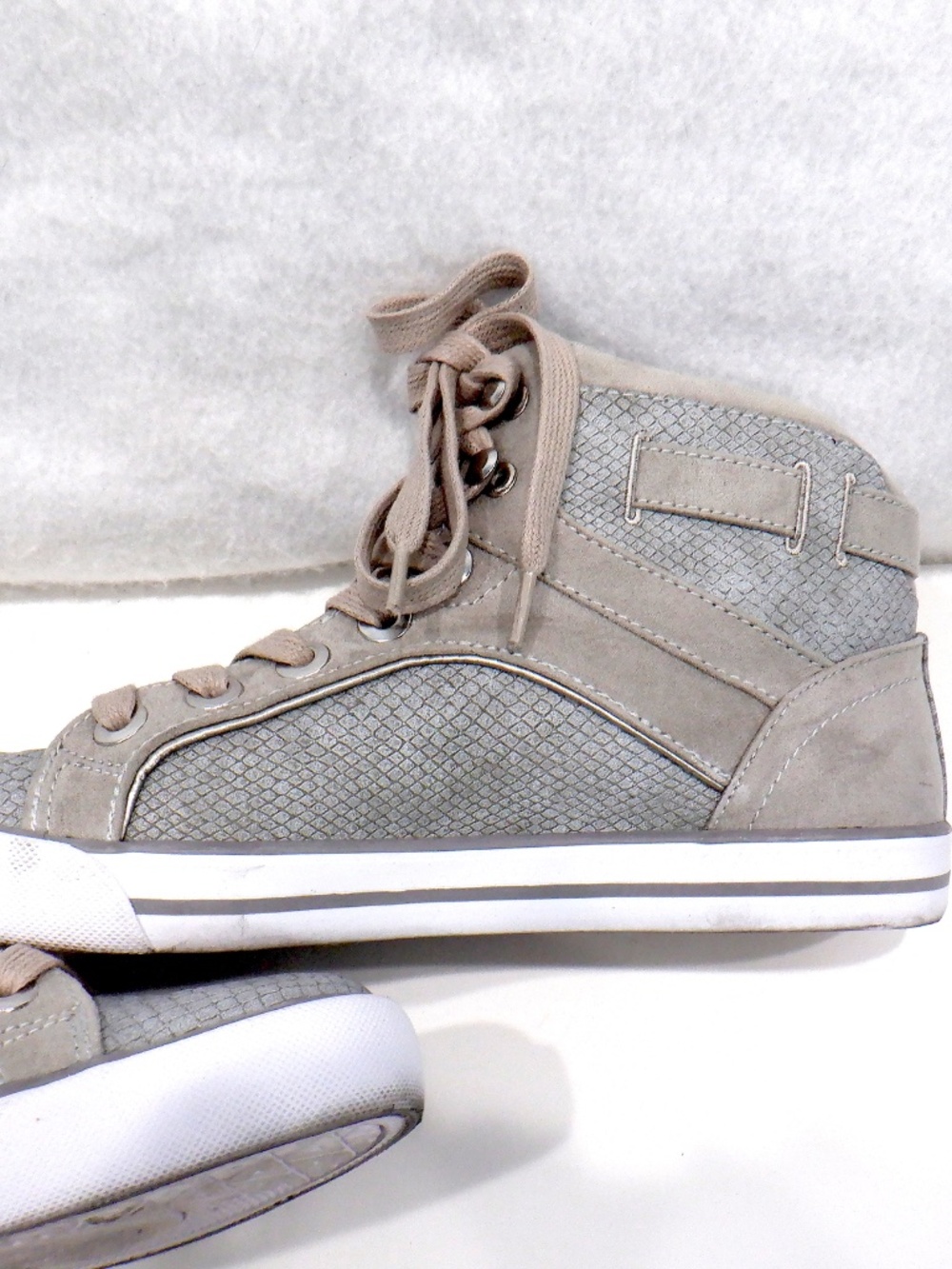 G by Guess Women's Mid-top Sneakers Size 7 - Picture 10 of 15